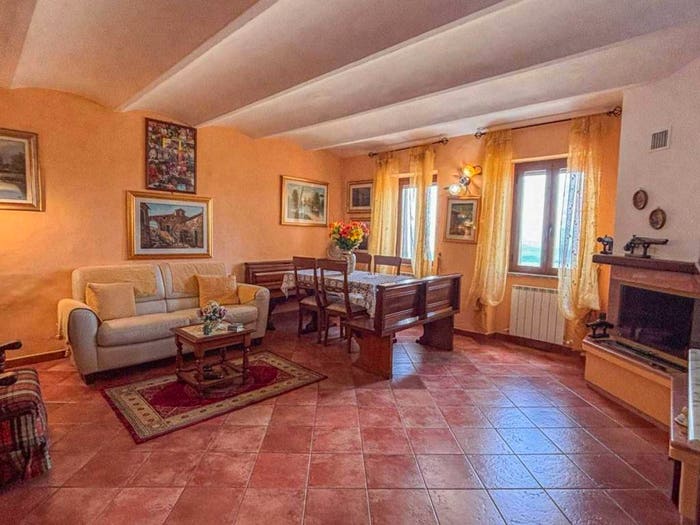 Appartamento trilocale in vendita in Via Mazzini, Centro, Monteleone d'Orvieto