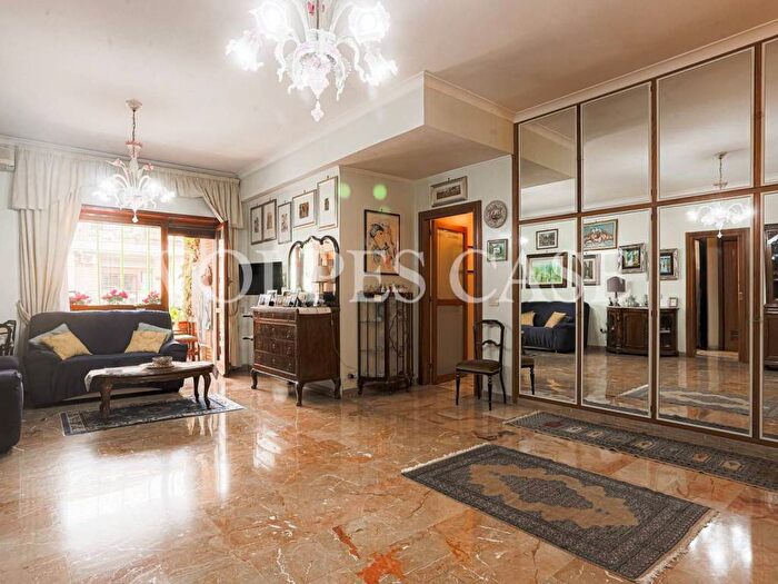 Appartamento quadrilocale in vendita in Via Piegaro, Furio Camillo, Roma