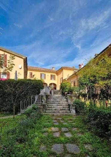 Appartamento trilocale in vendita in Via volta, Centro, Azzate