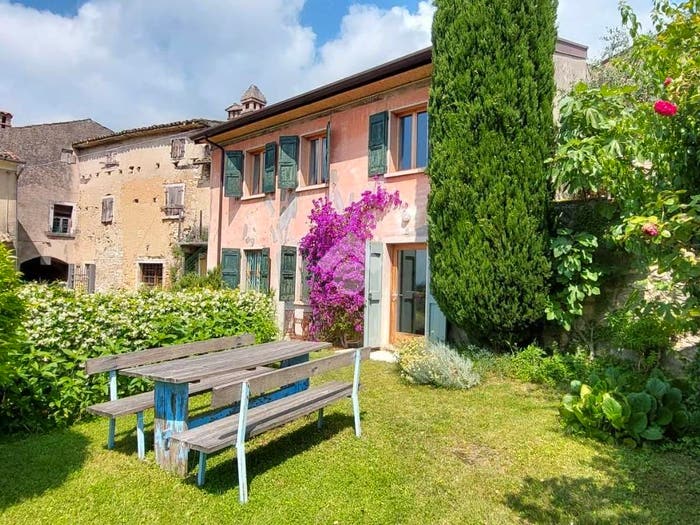 Casa trilocale in vendita in PIAZZA STRINGA, Centro, Caprino Veronese