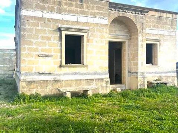 Casa con 6 locali in vendita in Via Delle Vigne No Number, Corigliano d'Otranto