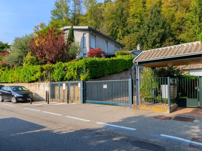 Casa quadrilocale in vendita in Via Luigi Clerici, Camnago Volta, Como