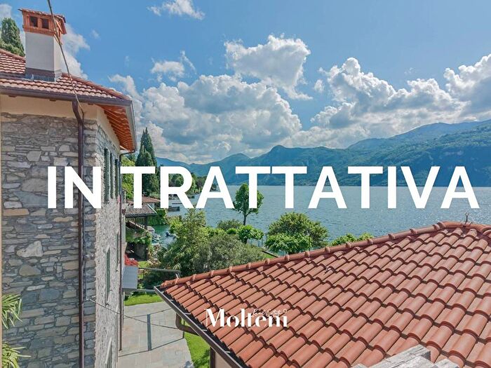Casa con 6 locali in vendita in Via Roma, Lierna