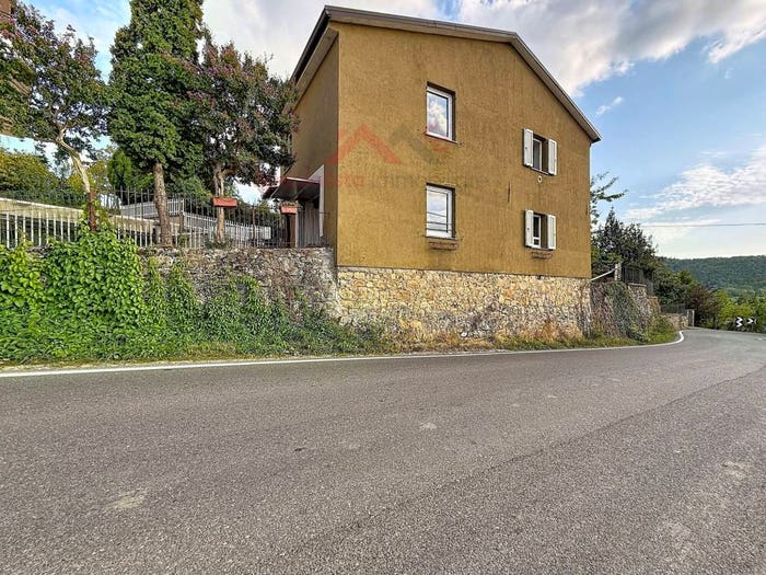 Casa con 6 locali in vendita in Frazione Gabarda, Centro, Varzi