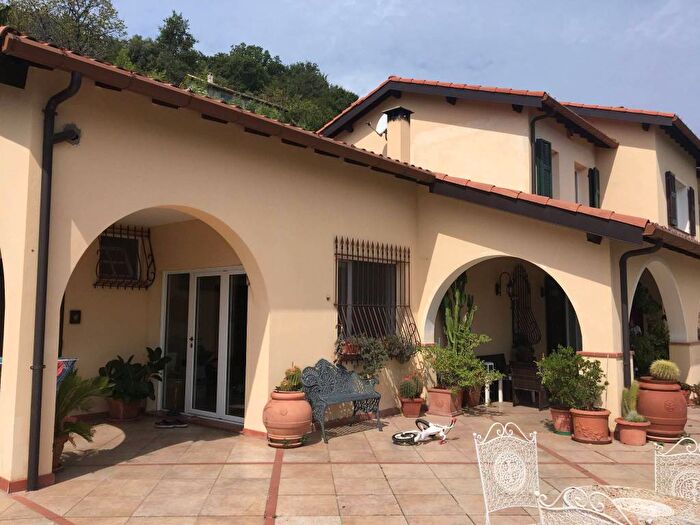 Casa con 6 locali in vendita in Via Provinciale, Dolceacqua