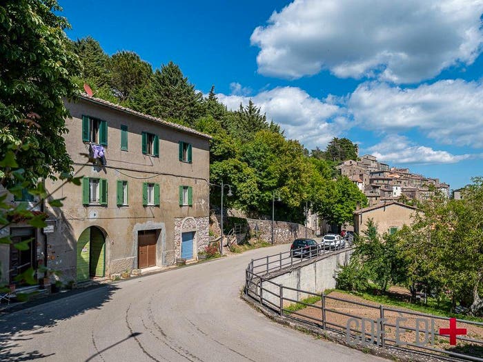 Appartamento trilocale in vendita in Via Alduino Barlettai, Gerfalco, Montieri