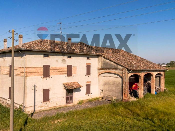 Casa con 6 locali in vendita in Polesine Zibello