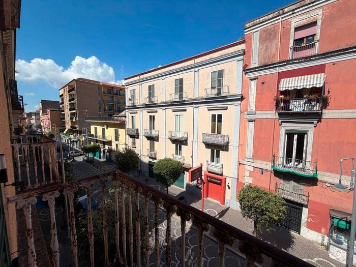 Appartamento con 6 locali in vendita in Corso Giuseppe Garibaldi, Centro, Acerra