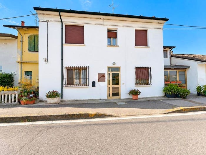 Casa con 6 locali in vendita in Via Savarna, Savarna, Ravenna