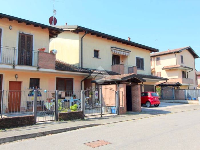 Appartamento bilocale in vendita in Via Saint Christo en Jarez, Centro, Brembio