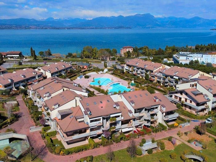 Appartamento con 6 locali in vendita in Via Giulio Cesare, Rivoltella, Desenzano del Garda
