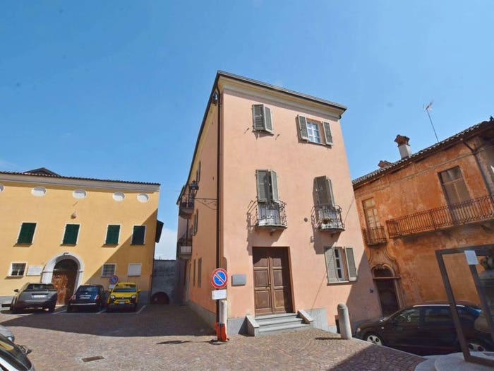 Appartamento bilocale in vendita in Piazza Caduti per la Liberazione, Centro, Carrù