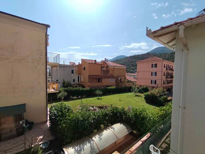 Casa con 6 locali in vendita in Via Braida, Centro, Toirano