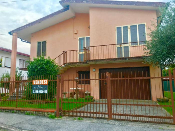 Casa quadrilocale in vendita in Via Roncon, Centro San Lorenzo, Albignasego
