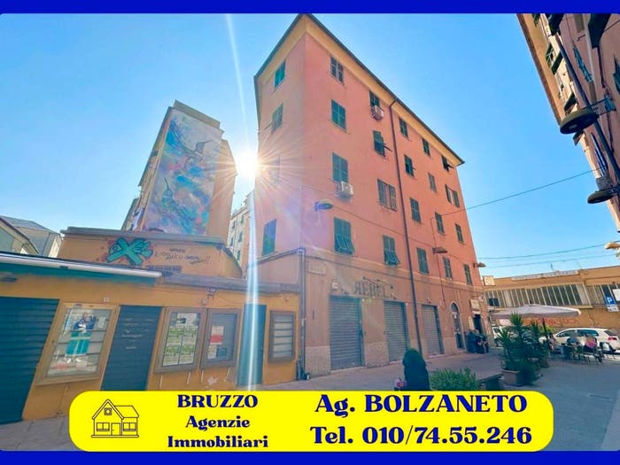Appartamento quadrilocale in vendita in Via Piombino, Certosa, Genova