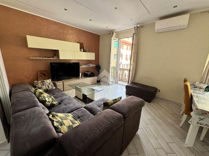 Appartamento con 5 locali in vendita in Via Carlo Rota, Sampierdarena, Genova