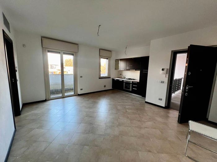Appartamento trilocale in vendita in Via Gremoni, Centro, Romano di Lombardia