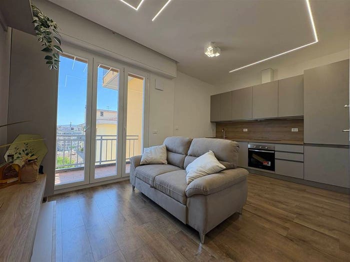 Appartamento trilocale in vendita in Via Giacomo Carissimi, Novoli, Firenze