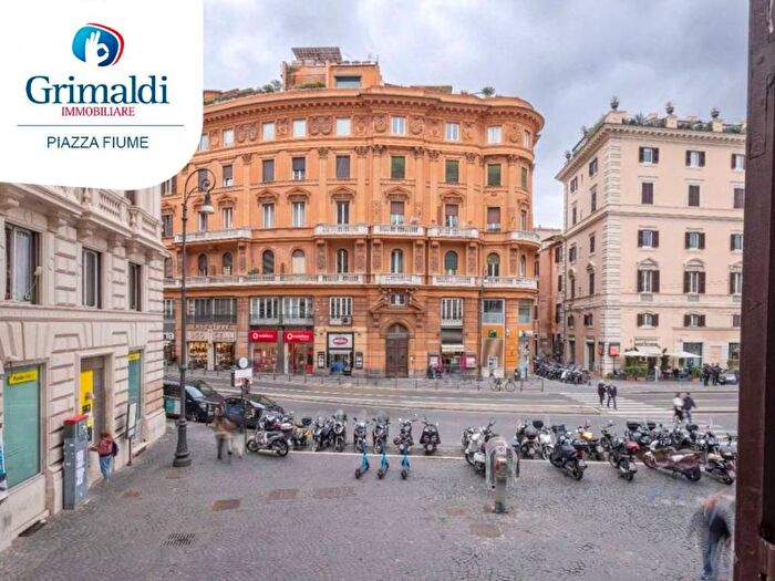 Appartamento quadrilocale in vendita in Largo Arenula, Largo Argentina, Roma
