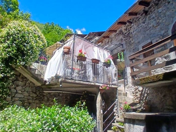 Casa quadrilocale in vendita in Via Vecchia, Centro, Berbenno di Valtellina