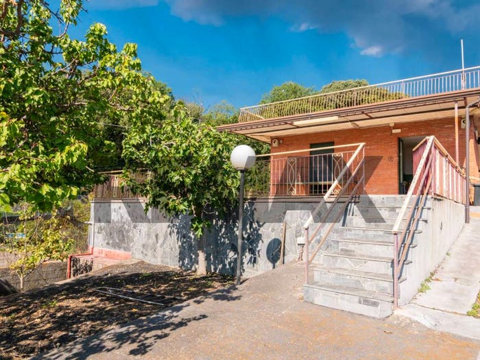 Casa bilocale in vendita in Via Bruno GiordanoVia Passopomo, Centro, Zafferana Etnea