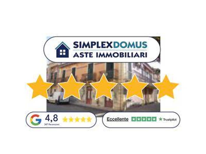 Appartamento con 6 locali in vendita in Via Giuseppe Garibaldi, Nizza di Sicilia