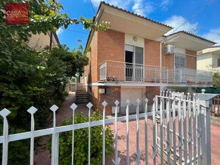 Casa trilocale in vendita in Via Giuseppe Prezzolini, Borgo Piave, Latina