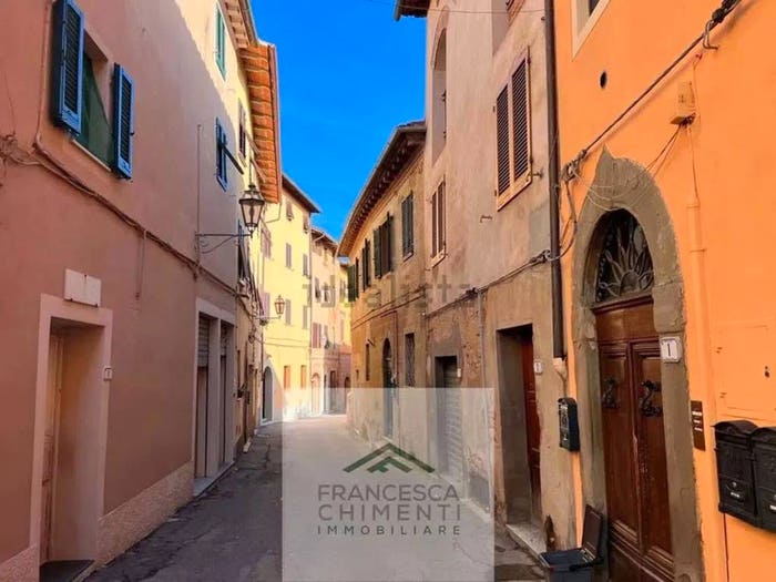 Casa con 6 locali in vendita in Strada Provinciale Palaiese No Number, Centro, Palaia