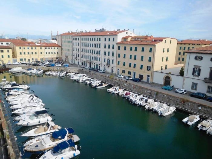 Casa quadrilocale in vendita in Piazza dei Legnami, Quartiere Venezia, Livorno