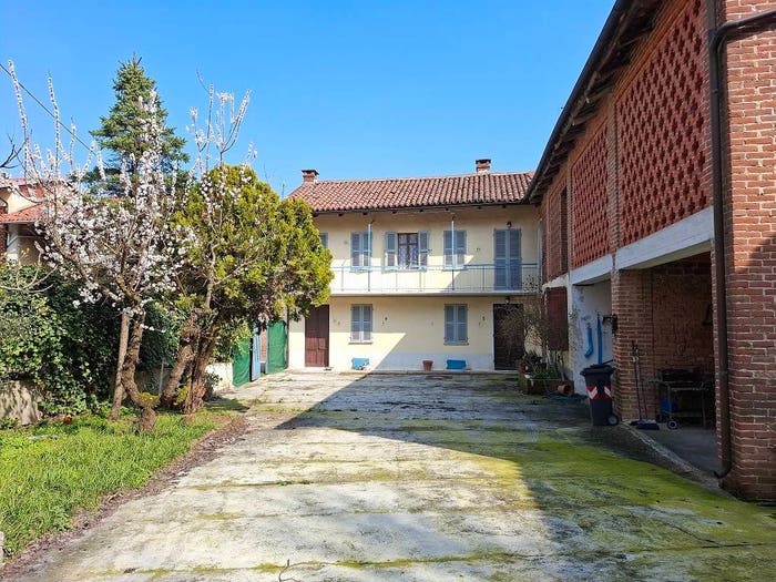 Casa con 6 locali in vendita in Frazione Montemarzo, Montemarzo, Asti