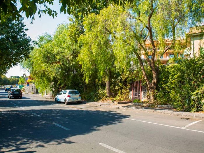 Appartamento con 5 locali in vendita in Viale Angelo Vasta, Carruba di Ognina Teseo, Catania