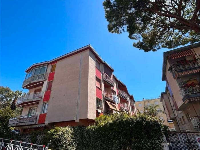 Appartamento con 5 locali in vendita in via verrando, Centro, Bordighera
