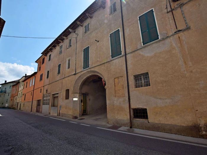 Casa con 6 locali in vendita in Via Settembre, Niella Tanaro