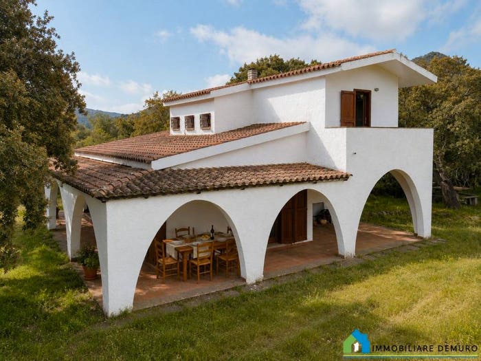 Casa con 6 locali in vendita in Rotonda Poltu Cuadu, Olbia Mare Poltu Quadu, Olbia
