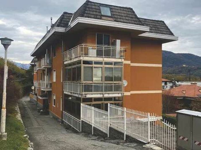 Appartamento trilocale in vendita in Via Ducale, Centro, Serravalle Sesia