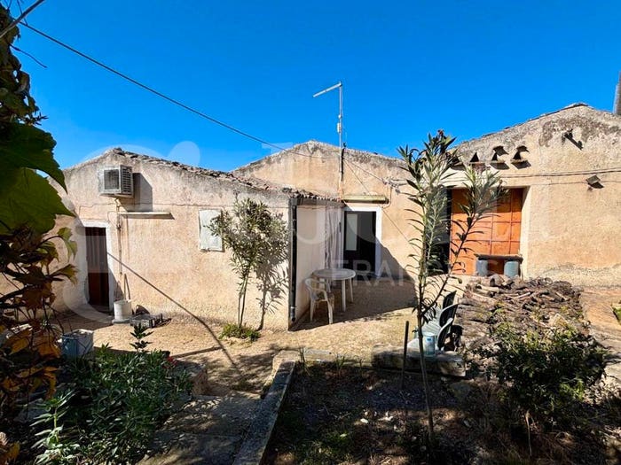 Casa con 5 locali in vendita in contrada Bortolone, Chiaramonte Gulfi
