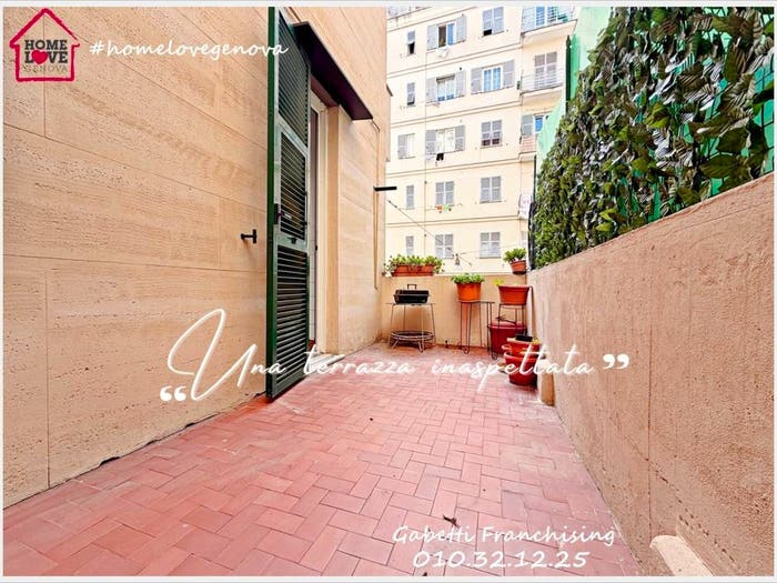 Appartamento con 6 locali in vendita in Via Cervignano, Marassi, Genova