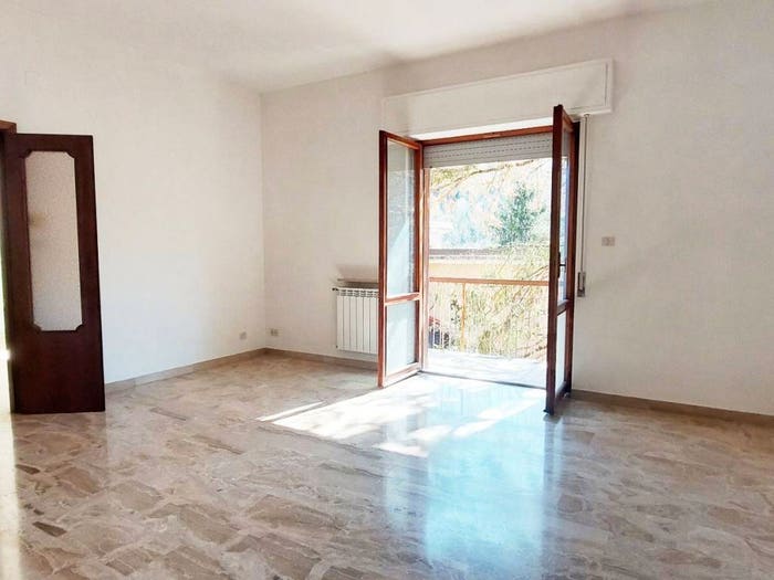 Appartamento con 6 locali in vendita in Largo del Torrione, Centro, Isola del Gran Sasso d'Italia