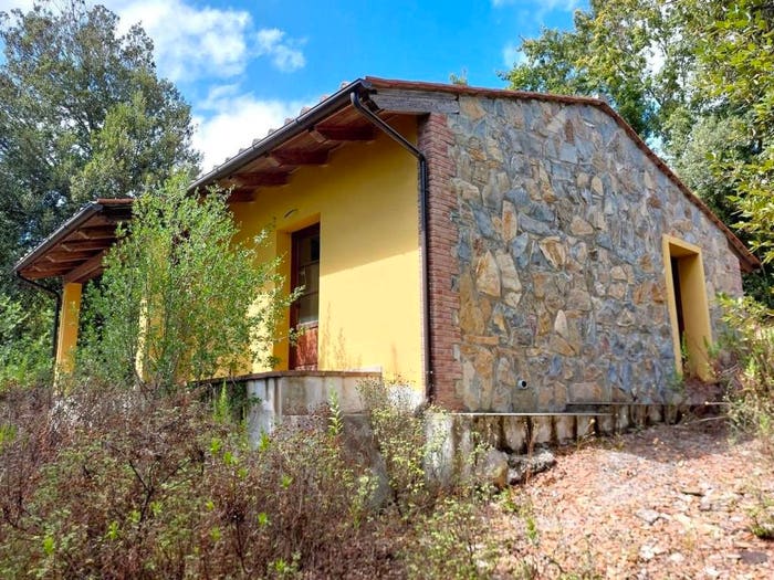 Appartamento trilocale in vendita in Via Castagnetana N Snc, Monteverdi Marittimo