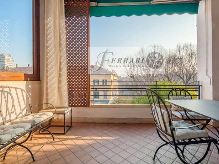 Appartamento con 5 locali in vendita in Via San Barnaba, Guastalla, Milano