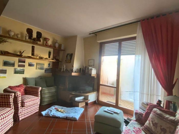 Appartamento con 5 locali in vendita in Via Aldo Moro, Capraia, Capraia e Limite
