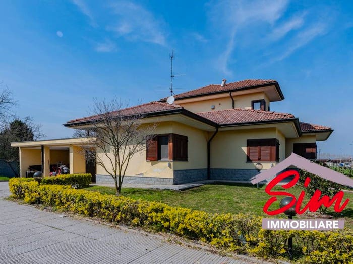 Casa con 5 locali in vendita in via Garibaldi, Carpignano Sesia