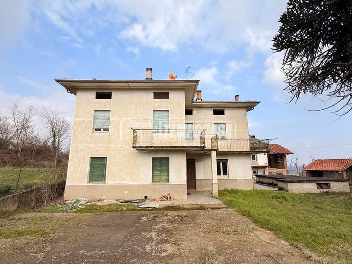 Casa con 6 locali in vendita in Strada della Collina, Mottalciata