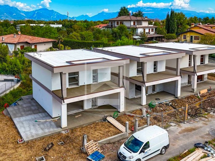 Casa quadrilocale in vendita in via posteghe, Crociale, Manerba del Garda