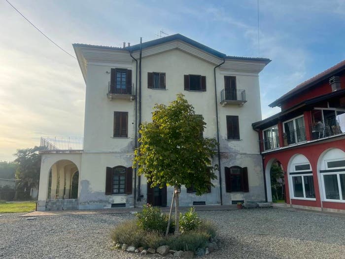 Appartamento quadrilocale in vendita in Via Lanificio Azario, Strambino