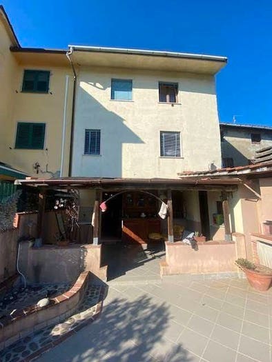 Appartamento con 6 locali in vendita in Piazzano Via della Chiesa di Piazzano, Chiatri Piazzano, Lucca