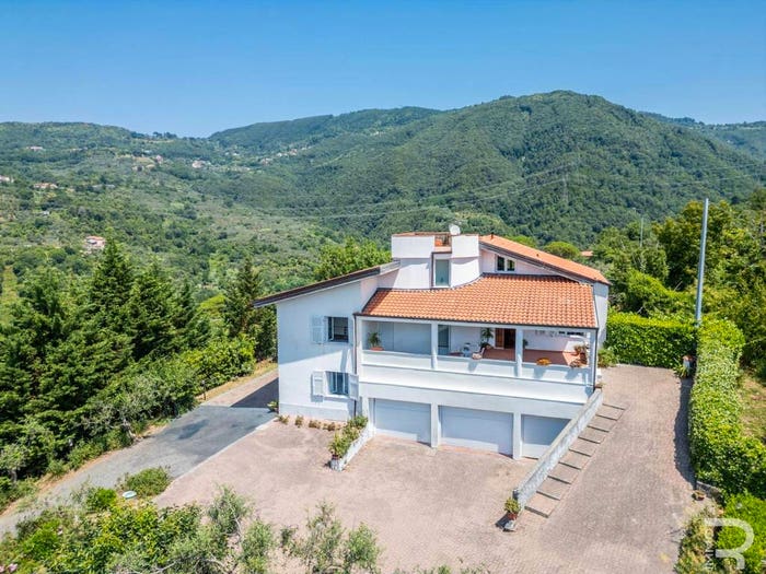 Casa con 6 locali in vendita in Via Fabiano, Fosdinovo