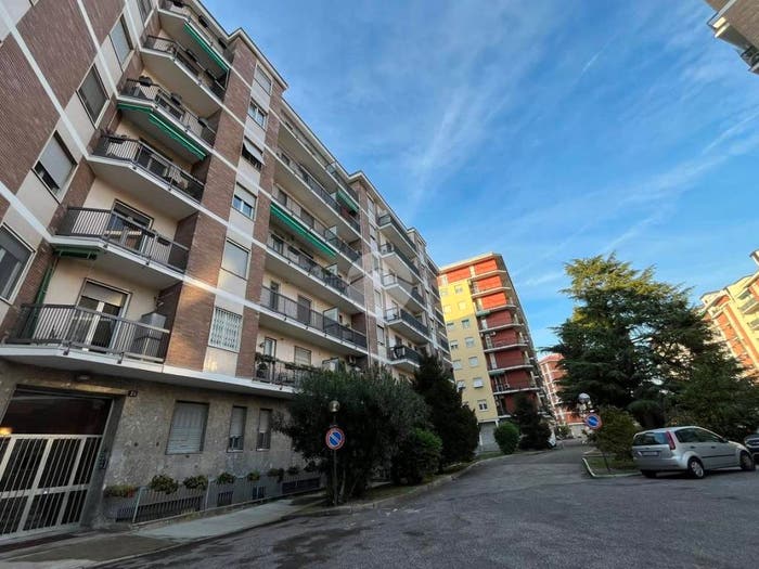 Appartamento bilocale in affitto in Via Zurigo, Inganni, Milano