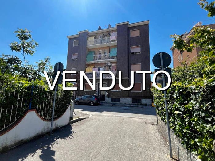 Appartamento bilocale in vendita in Via Galileo Galilei, Centro, Pioltello