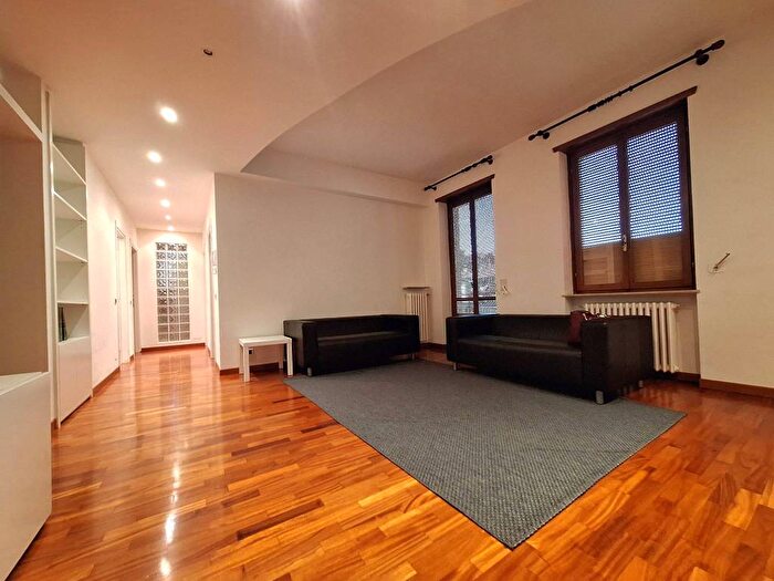 Appartamento quadrilocale in vendita in Via Lorenzo Foresti, Stadio, Piacenza